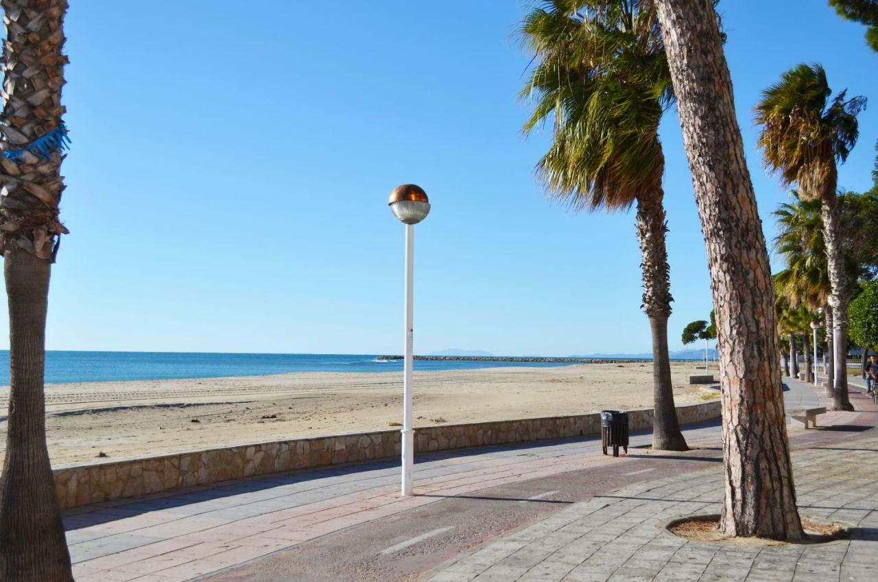 Golive Esquirol Beach カンブリルス エクステリア 写真